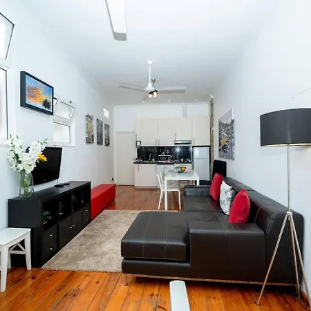 Apartment 3-bedroom With Terrace In
