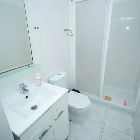 Apartment 3-bedroom With Terrace In