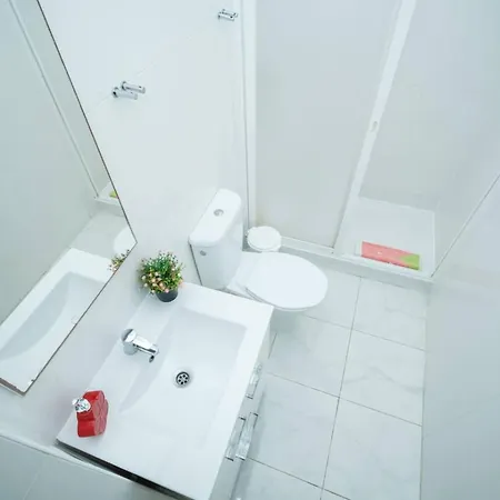 3-bedroom With Terrace In * Lisbon