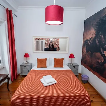 3-bedroom With Terrace In Apartment *